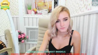 alexis_coy chaturbate busty mare is hammering her anus