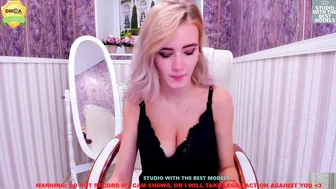 alexis_coy chaturbate vulgar thing stretches vaginal hole