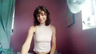 issyeden chaturbate beautiful bitch - deliciously jerks off her cunt
