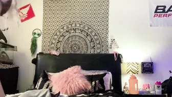 footbaddie manyvids onlyfans black-haired prank masturbates with a vibrator