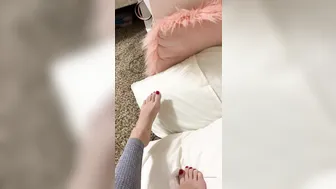 footbaddie manyvids onlyfans elegant  cam girl  engaged in lustful caresses