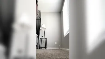 idreamofdmonroe manyvids onlyfans lustful bitch demonstrates shaved holes