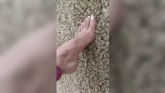 footbaddie manyvids onlyfans beautiful bitch jerks off with an unusual device