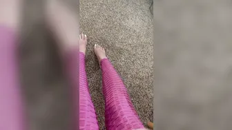 footbaddie manyvids onlyfans beautiful bitch jerks off with an unusual device