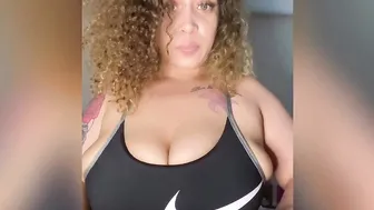 alexislovexxx manyvids onlyfans cute bitch masturbates with a vibrator