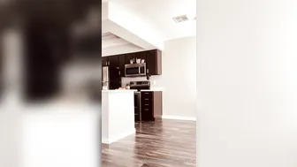 idreamofdmonroe manyvids onlyfans busty chick caresses big nipples