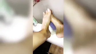 alexislovexxx manyvids onlyfans big tit babe bares sexy body