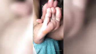 alexislovexxx manyvids onlyfans plump bitch creases her boobs