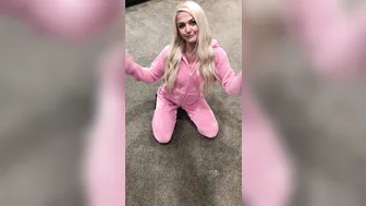 morganrain manyvids onlyfans painted bitch gently pulls pussy