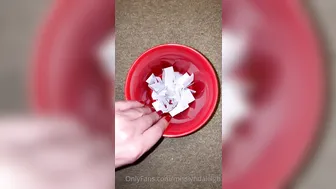 misslyndaleigh manyvids onlyfans attractive slut is content with a rubber dick