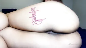 alexislovexxx manyvids onlyfans girl with a beautiful body performs a striptease