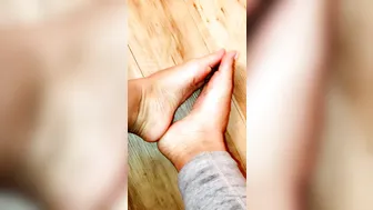 alexislovexxx manyvids onlyfans runet wriggles in front of webcam