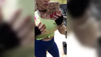 misslyndaleigh manyvids onlyfans cute doll gives her pussy a dildo