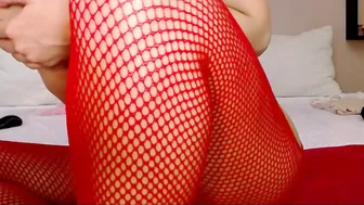 missdanak manyvids onlyfans housewalker reveals her delicious body