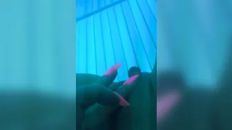 misslyndaleigh manyvids onlyfans gorgeous female licks dildo