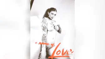 coconutkitty manyvids onlyfans undresses and shows puffy bread