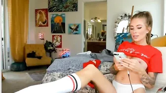 coconutkitty manyvids onlyfans homemade bitch performs a striptease