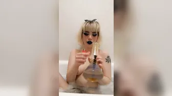 veronika strawberry aka strwbrrymlk  manyvids onlyfans but does not show face