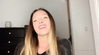 colorsofautumn manyvids onlyfans solid brunette masturbates shaved holes