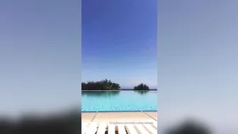 xbrooklynbluex manyvids onlyfans busty babe masturbates shaved cunt