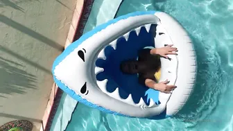 vickyvette manyvids onlyfans painted slut caresses small tits