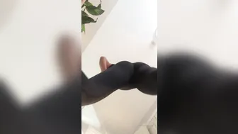 blondierose manyvids onlyfans adorable bitch twirls elastic booty