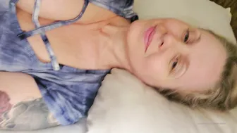 therealjuliaann manyvids onlyfans busty bitch cums