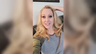 therealjuliaann manyvids onlyfans two sluts in stockings