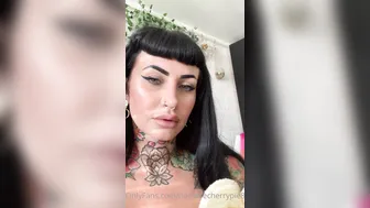 nomorecherrypie  manyvids onlyfans blonde slut caresses sex lips