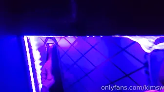 kimswallows manyvids onlyfans busty chick sucks dildo