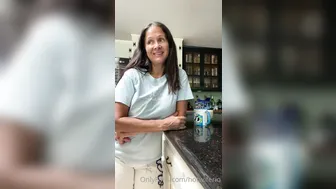 hotwiferio manyvids onlyfans sucks rubber penis