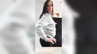 mariemaymoore manyvids onlyfans exquisite slut shows juicy ass