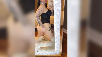 insanelyvain manyvids onlyfans likes to hammer in all holes