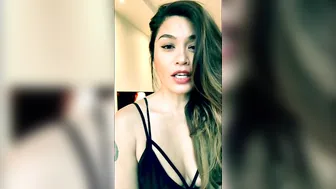 charmanestar manyvids onlyfans busty cutie showed the cap