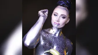 insanelyvain manyvids onlyfans skin posing nude