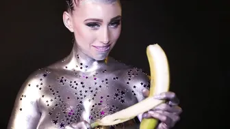 insanelyvain manyvids onlyfans skin posing nude