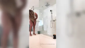 araqueenbae manyvids onlyfans naughty blonde girl passionately fucks pussy with sex toy