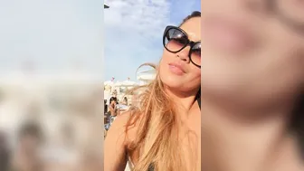 charmanestar manyvids onlyfans mature model caresses nipples and cunt