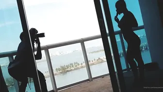 araqueenbae manyvids onlyfans juicy chick fingers her shaved holes