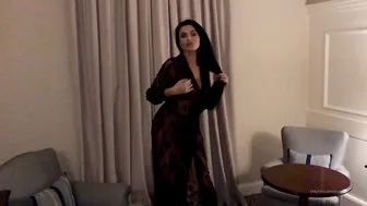 aniakinski manyvids onlyfans naughty bitch caresses big tits