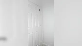 brooklogan manyvids onlyfans hurricane devil furiously cums in pose with crustaceans