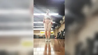 candicedare manyvids onlyfans shakes while husband is not at home