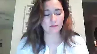 w33nam0m0 Cute young lady fucked her cunt with a phallus