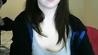 cumwhore42011 Busty Babe Shows Forms