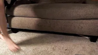 lexi_love18 pulls hand clit