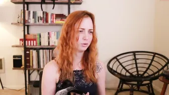 minxymaeve Shrew babe kurolesit in the office