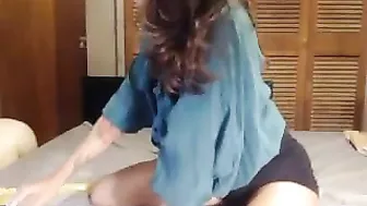divineida cute striptease