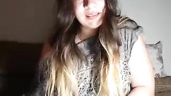 larisse92 Gorgeous slut gives big boobs