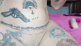 xcaramelitosex Blonde takes off her stockings and daubs