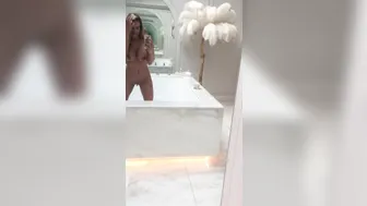 tiffany james manyvids onlyfans fucks herself with different sized dicks